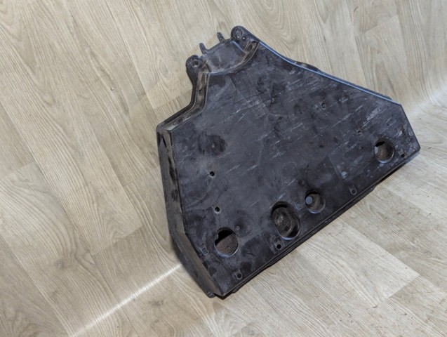Захист днища, задній 5839842040 TOYOTA