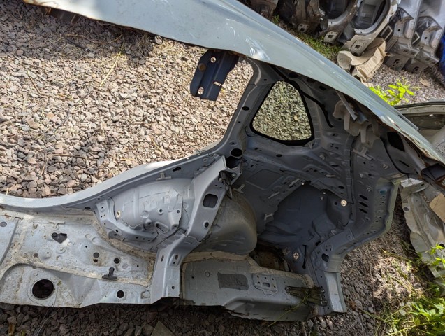 Крило праве заднє 6160142130 TOYOTA