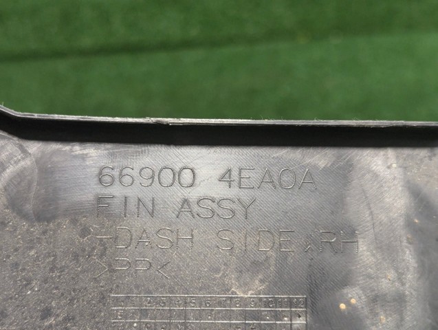 Обшивка стійки кузова внутрішня, передня права 669004EA0A NISSAN