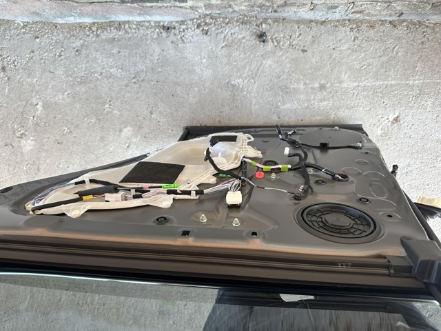 Двері задні в зборі 6700378040 TOYOTA