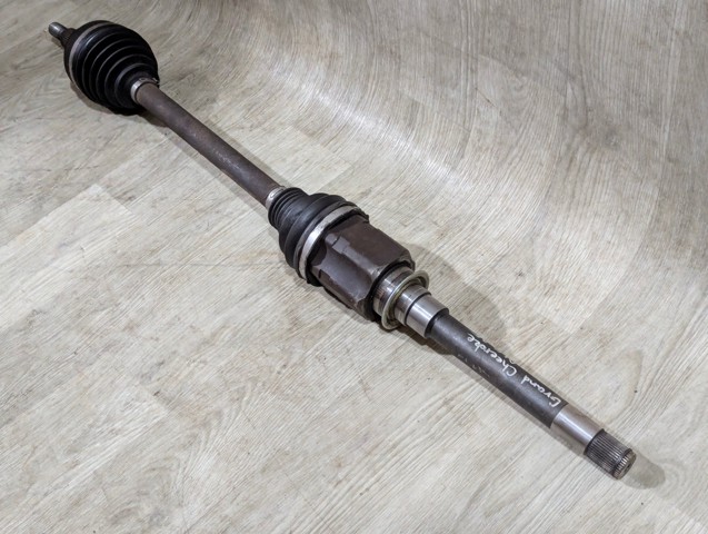 Піввісь передня, права 68193660AB CHRYSLER
