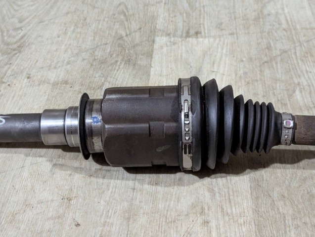 Піввісь передня, права 68193660AB CHRYSLER