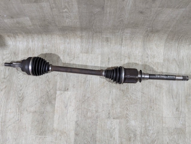 Привід передній правий 68193660AB CHRYSLER