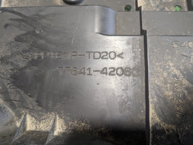 Захист днища, паливного бака 7764142060 TOYOTA