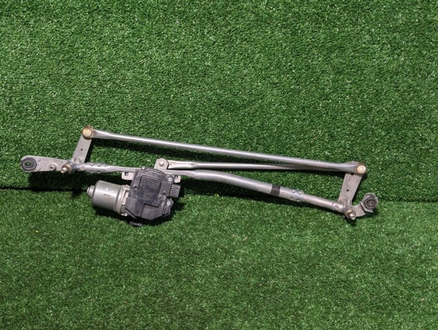 Мотор склоочисника передній 8511033432 TOYOTA