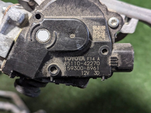 Мотор склоочисника передній 8511042270 TOYOTA