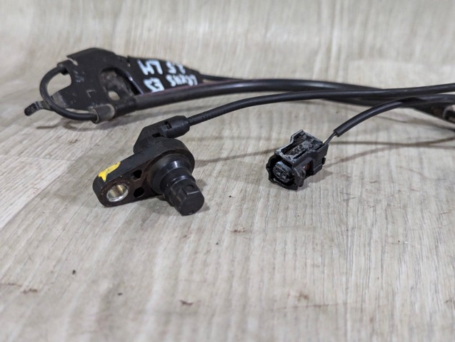 Передній лівий датчик абс 8954333090 TOYOTA