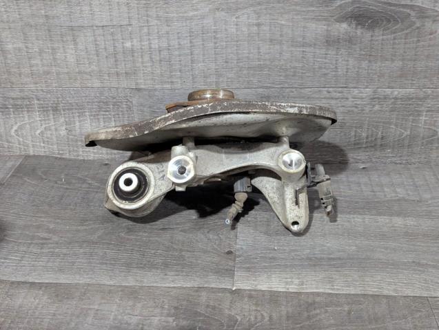 Цапфа поворотна ліва 8W0505431S VAG