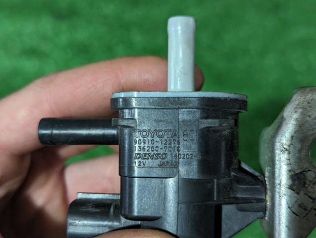 Клапан/заслінка вакуумного насосу 9091012276 TOYOTA