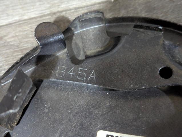 Лючок (дверцята) бензобака B45A42410 MAZDA