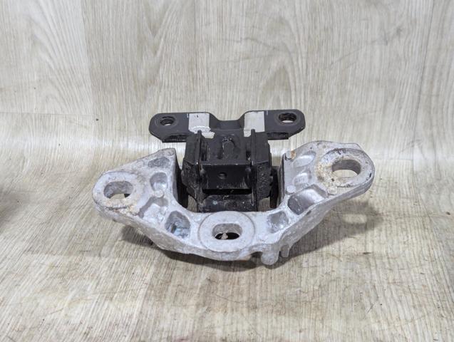 Ліва опора двигуна D10G39070A MAZDA