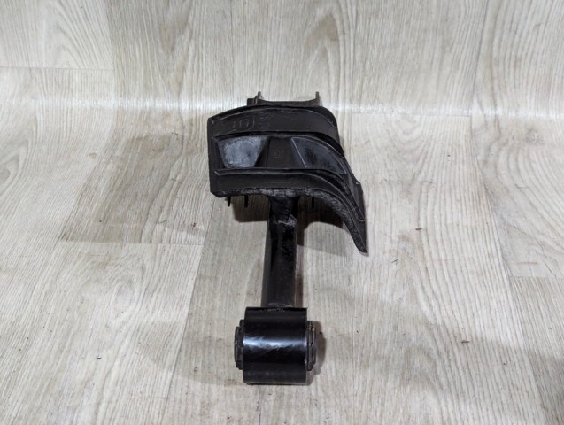 Балансир задній правий KB7W28500 MAZDA