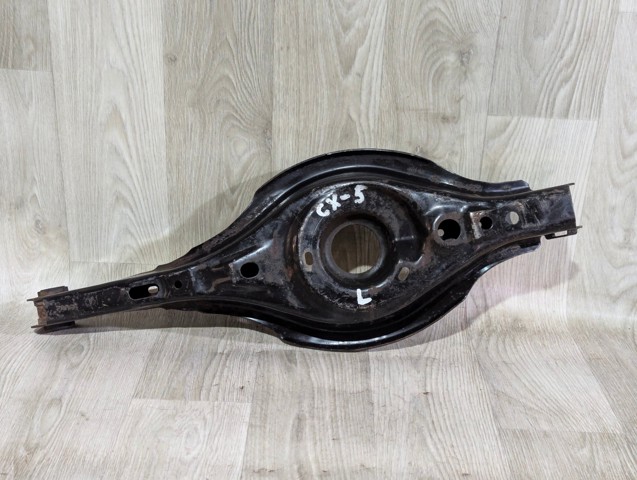 Важіль задньої підвіски нижній, лівий KD3528350 MAZDA