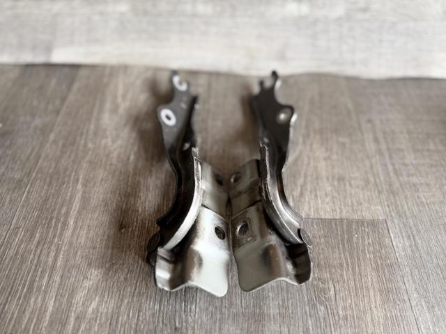 Петля капота, права KD5352410A MAZDA