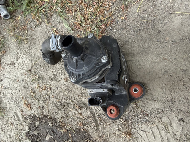 Водяний насос охолодження електро додатковий 4KE965567B VAG