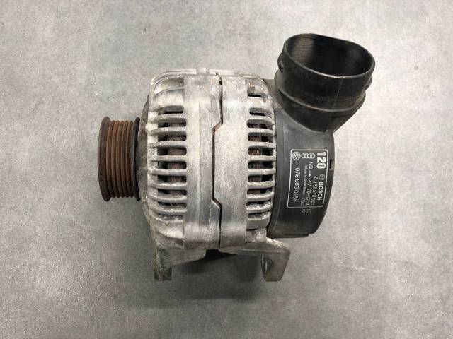 Генератор на audi a4 b5 1996 генератор bosch 14в 120а. abc, 5мкпп, передний привод.
