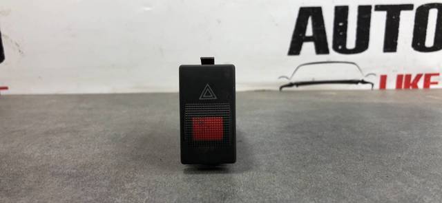 Кнопка аварійної сигналізації 8D0941509 VAG