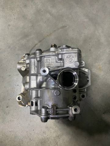 Помпа масляна 11418513756 BMW