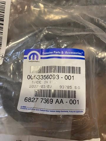 Накладка переднього правого крила 68277369AA CHRYSLER