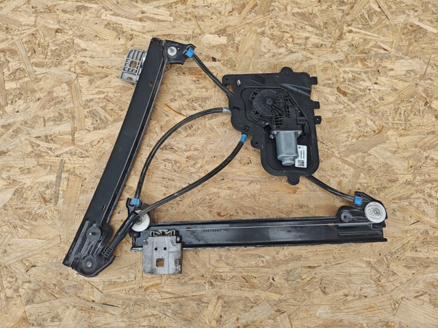 Склопідйомник передньої правої двері 109662114J Tesla Model