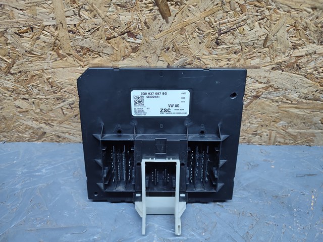 Блок комфорту 5Q0937087BG VAG