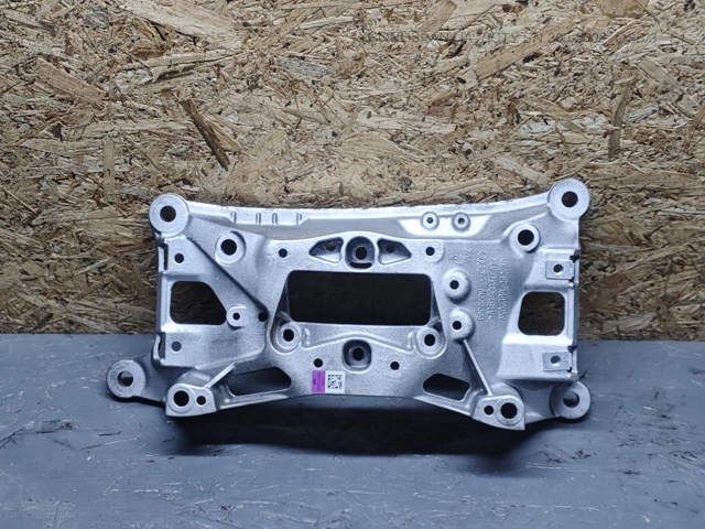 Балка кріплення коробки передач 8W0399262AP VAG