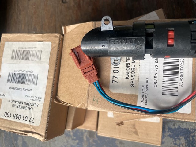 Датчик температури повітря в салоні 7701055160 RENAULT