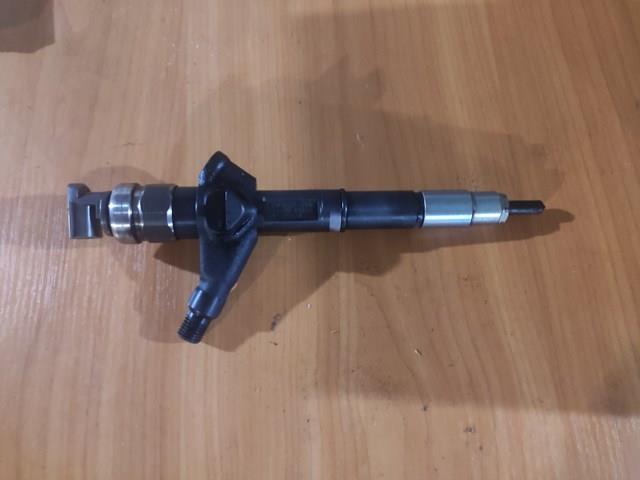 Форсунка вприску палива 0950006020 DENSO