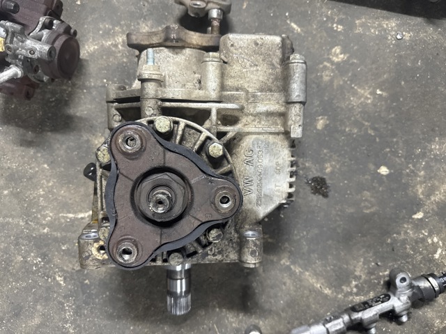 Коробка роздавальна Фольксваген Гольф 5