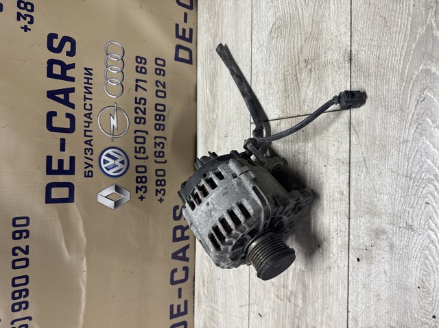 Авто генератор 03P903023D VAG