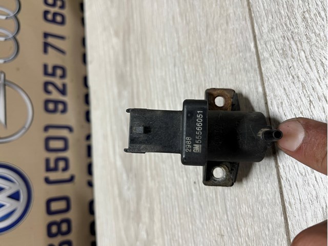 Клапан соленоїд регулювання заслонки EGR 55566051 GM