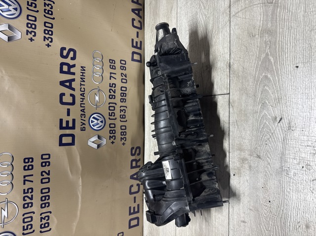 Колектор впускний 781074102 BMW