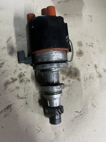 Розподільник запалювання (трамблер) Volkswagen Golf II