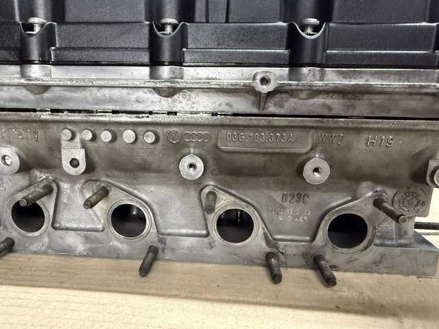 Головка блоку циліндрів 03G103373A VAG