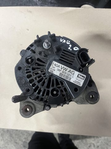 Генератор 06F903023C VALEO