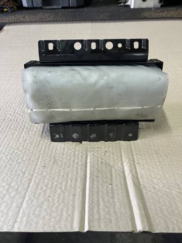 Установка подушки безпеки пасажира 96817940 GM