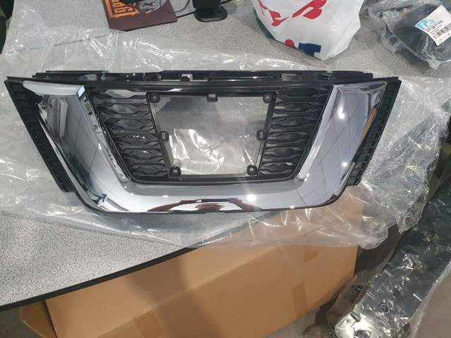Решітка 623106FL0C NISSAN