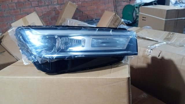 Фара передня права 80A941044B VAG