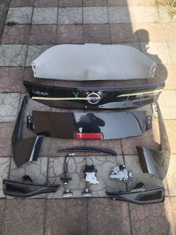 Замок задніх дверей 90502DF30A NISSAN
