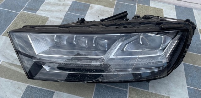 Фара 4M0941783C VAG