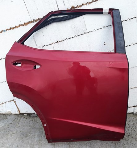Двері пасажирські задні праві 6700348190 TOYOTA