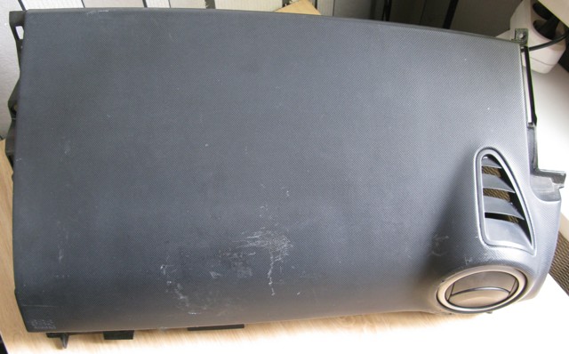 Накладка панелі "торпедо" пасажирської подушки безпеки BP4K6035XE MAZDA