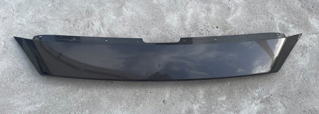 Молдинг решітки радіатора, верхній GSH7507E1 MAZDA