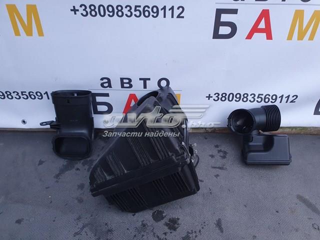 Патрубок повітряний, вхід повітряного фільтра 13717601870 BMW