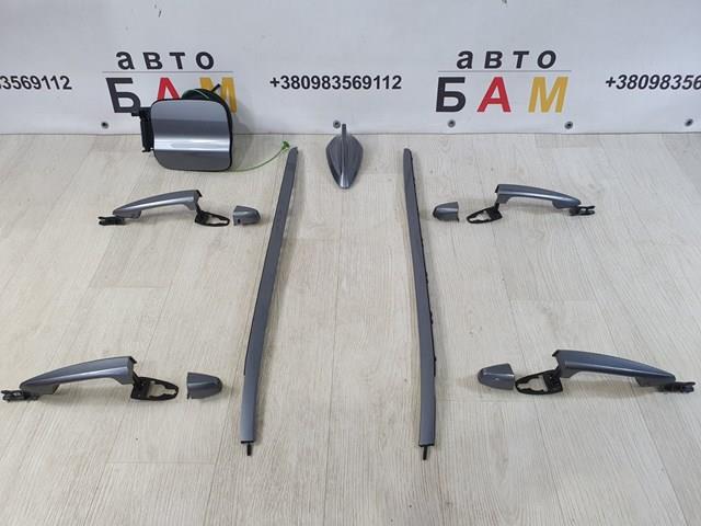 Захисна накладка вітрового скла ліва 51317387917 BMW