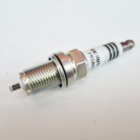 Свічки запалювання Dodge Caliber SXT