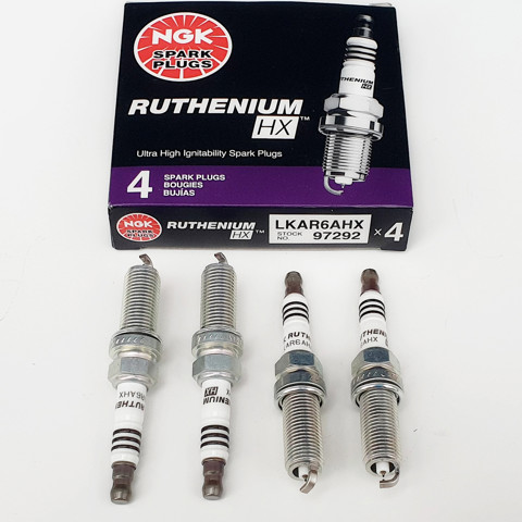 Свічка запалювання Тойота Яріс