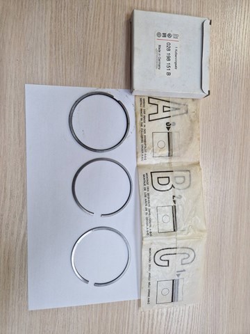 Комплект поршневих кілець на 1 циліндр, STD. 028198151B VAG
