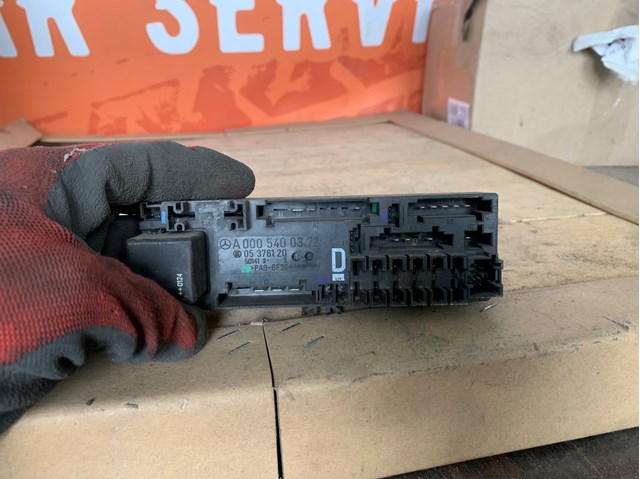 Коробка запобіжників 0005400372 MERCEDES
