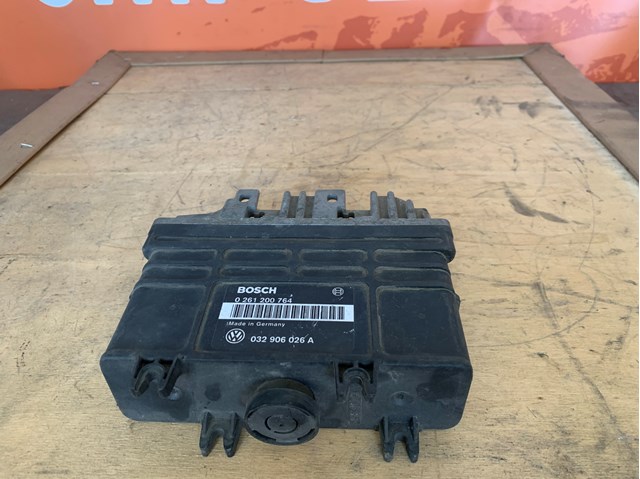 Модуль управління двигуном 0261200764 BOSCH